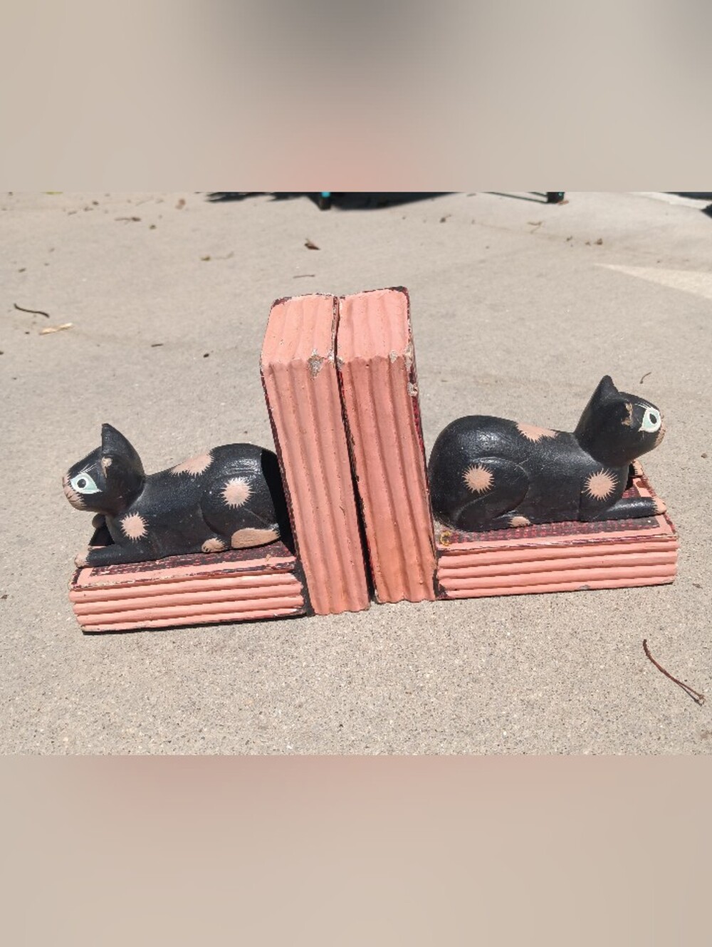 Vintage Set Of 2 Wood Folk Art Sittng Cat Bookend